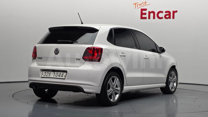 Volkswagen Polo 2014 — 2