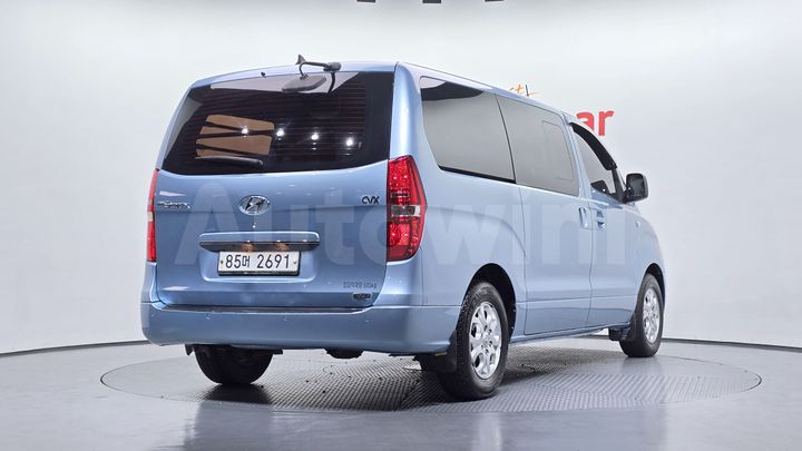 Hyundai Starex 2011 — 2