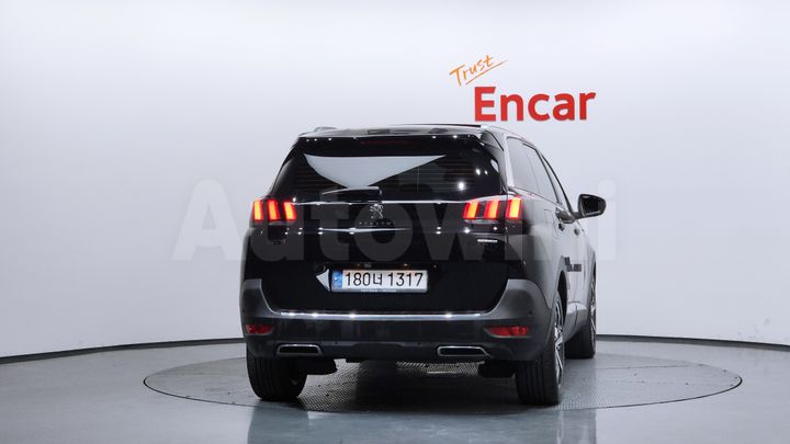 Peugeot 5008 2021 — 4