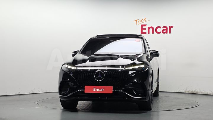 Mercedes Benz EQS 2023 — 3