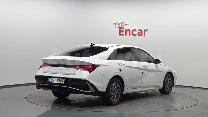 Hyundai Avante 2024 — 2