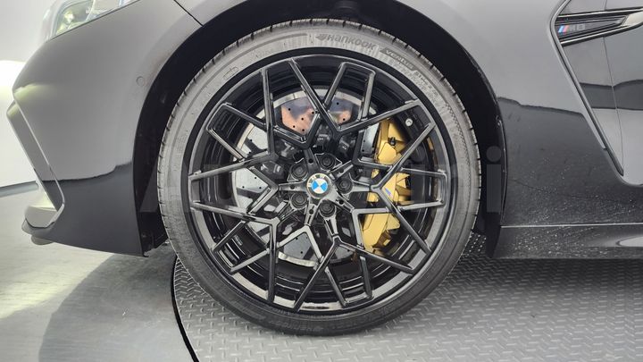 BMW M8