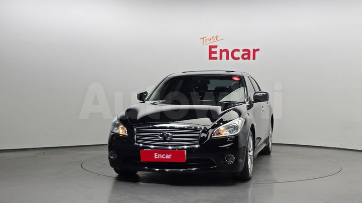 Infiniti M 2011 — 3