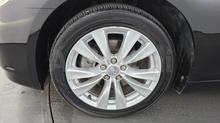 Infiniti M 2011 — 5