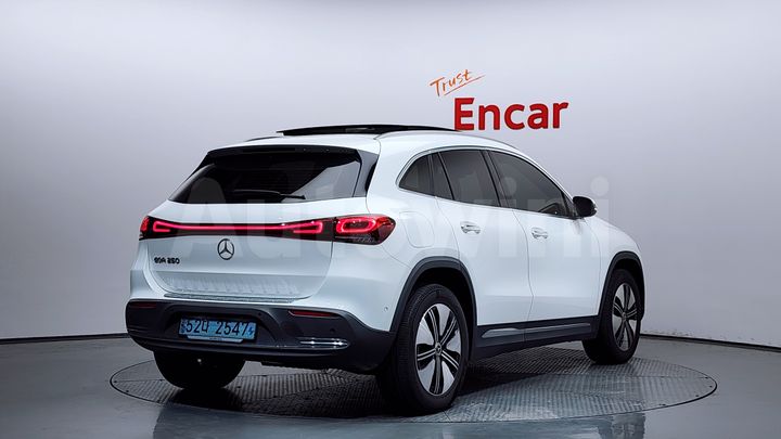 Mercedes Benz EQA