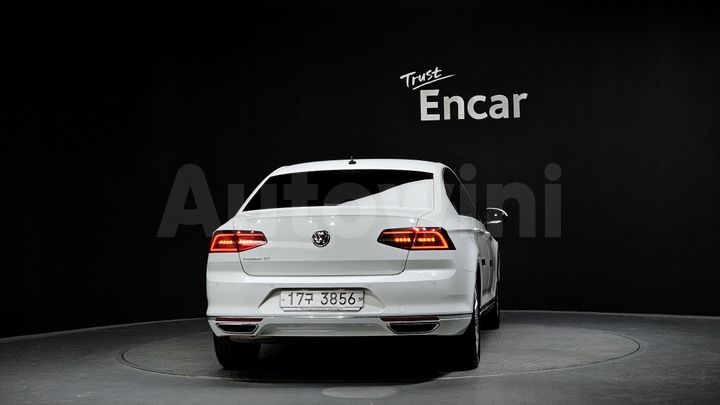 Volkswagen Passat 2018 — 4