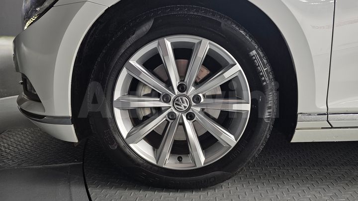 Volkswagen Passat 2018 — 5