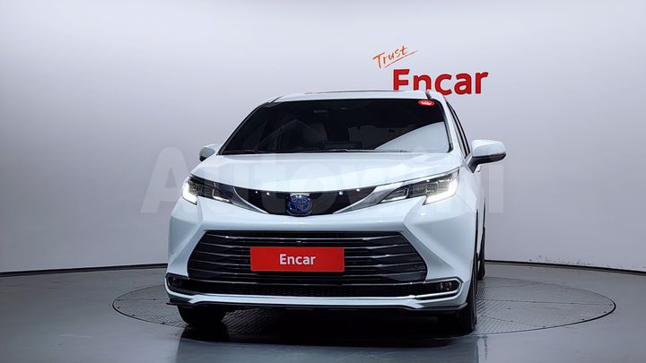 Toyota Sienna 2024 — 3
