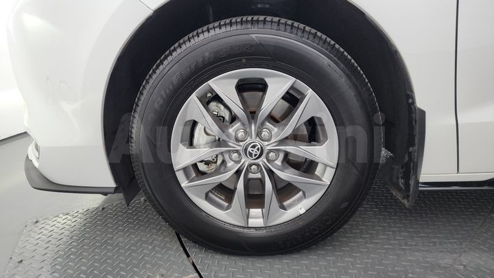 Toyota Sienna 2024 — 5