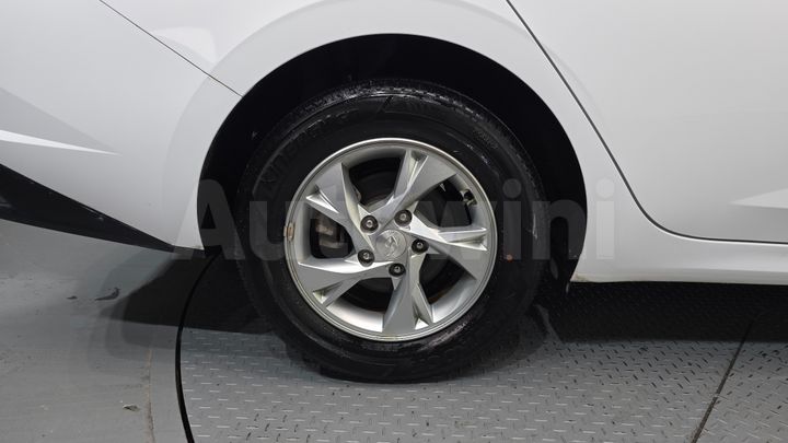 Hyundai Avante 2023 — 5