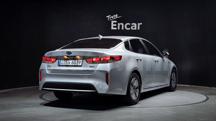 Kia K5 2017 — 2