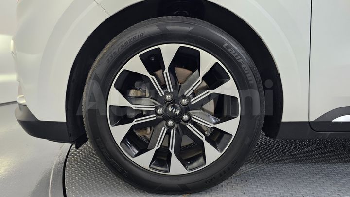 Kia Carnival 2021 — 5