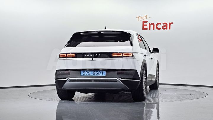 Hyundai Ioniq5 2023 — 5