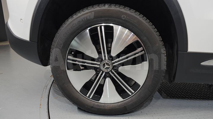 Mercedes Benz EQA