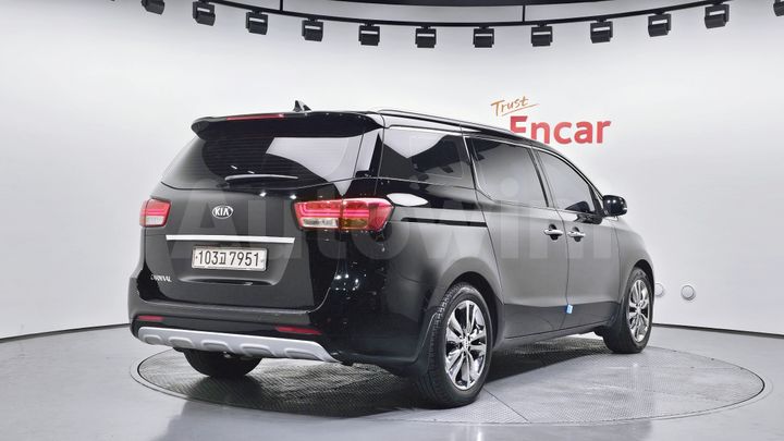 Kia Carnival 2018 — 2