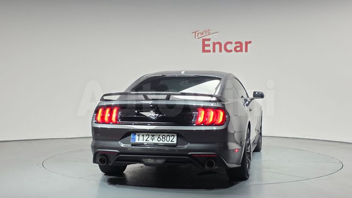 Ford Mustang 2020 — 3