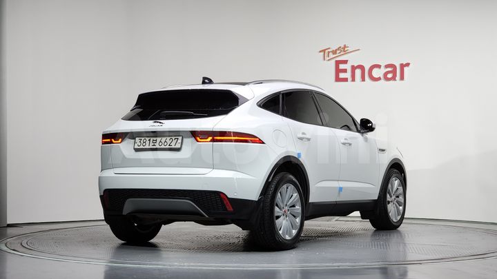 Jaguar E PACE