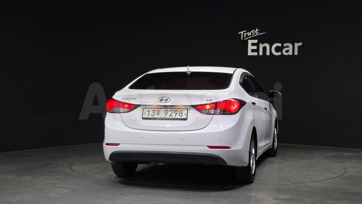 Hyundai Avante 2015 — 5