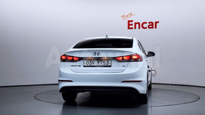 Hyundai Avante 2018 — 3
