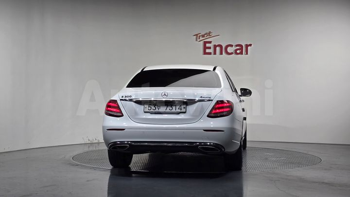 Mercedes Benz E Class 2019 — 3