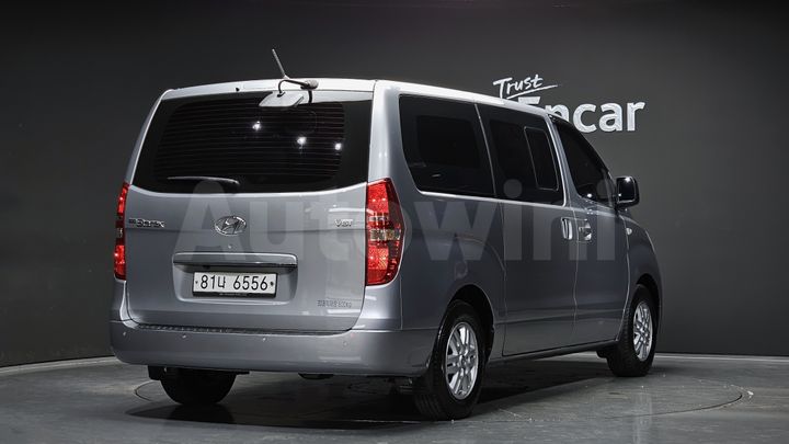 Hyundai Starex 2018 — 2