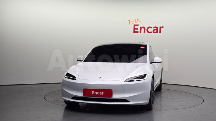 Tesla Model 3 2024 — 3