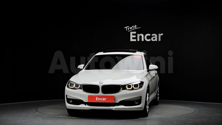 BMW 3 Series 2020 — 3