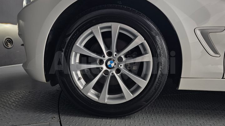 BMW 3 Series 2020 — 5