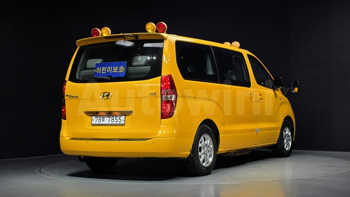 Hyundai Starex 2015 — 2