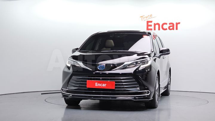 Toyota Sienna 2024 — 3