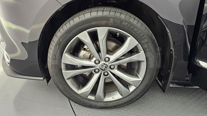 Toyota Sienna 2024 — 5
