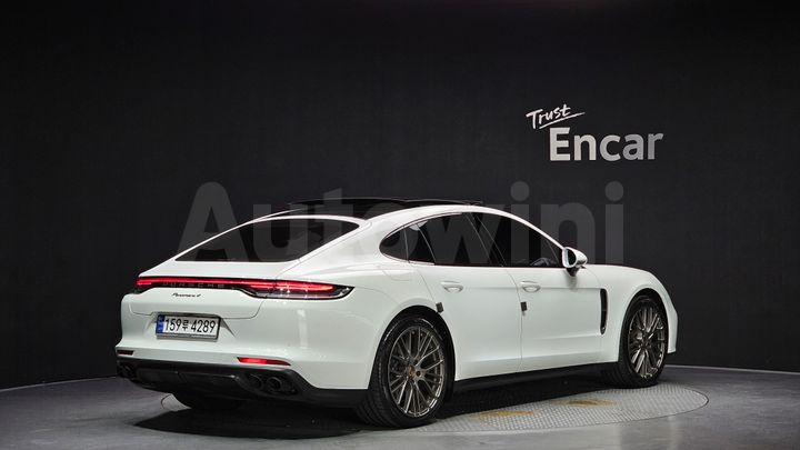 Porsche Panamera 2023 — 2