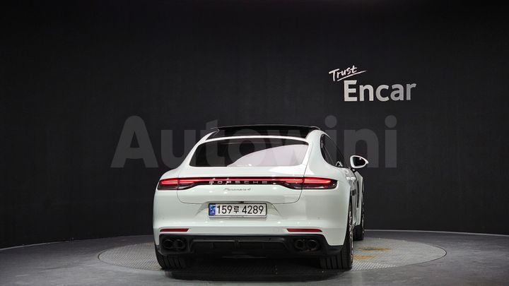 Porsche Panamera 2023 — 4
