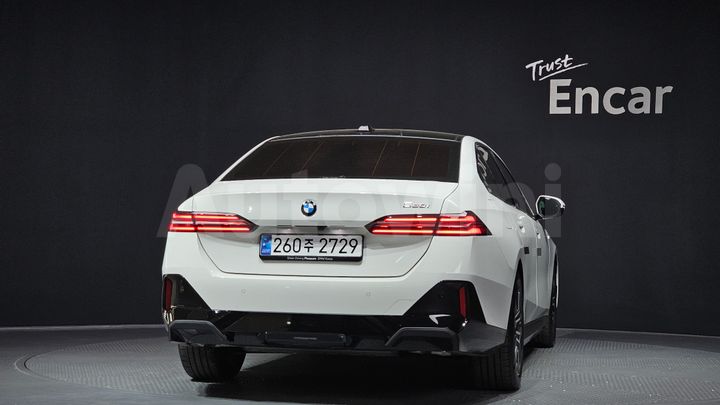 BMW 5 Series 2024 — 4