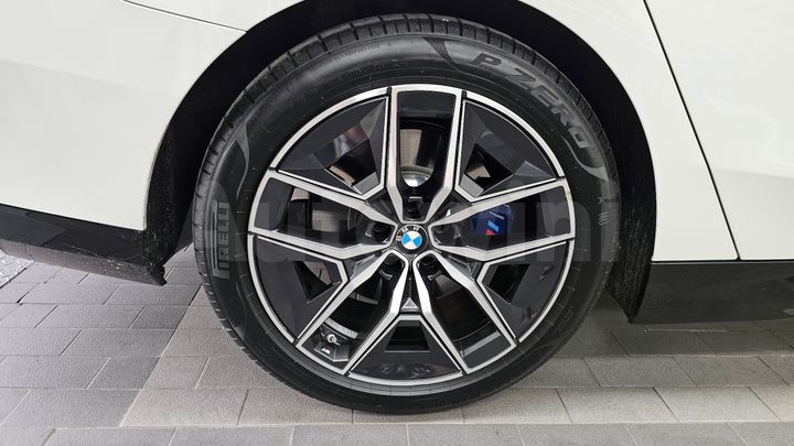BMW 5 Series 2024 — 5