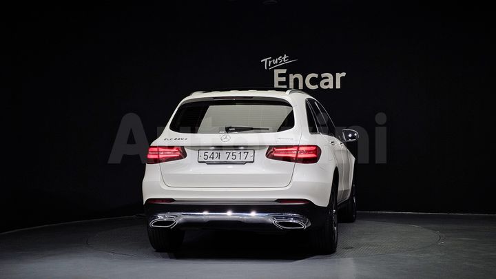 Mercedes Benz GLC Class 2018 — 4