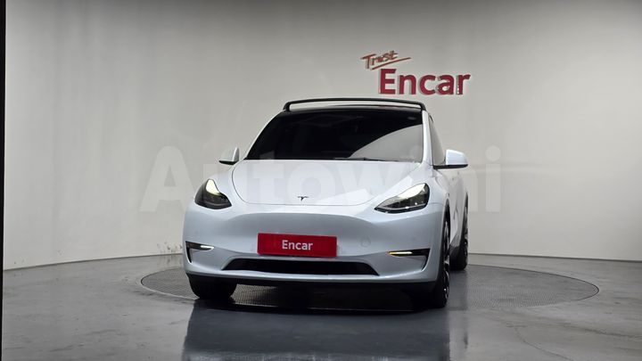 Tesla Model Y 2021 — 3