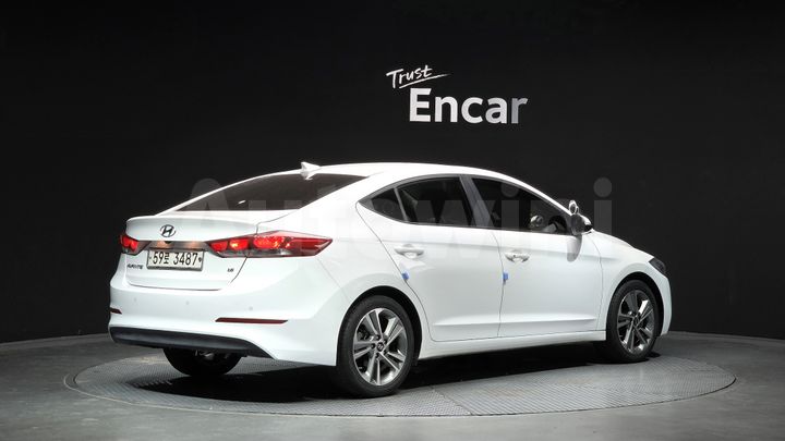Hyundai Avante 2018 — 2