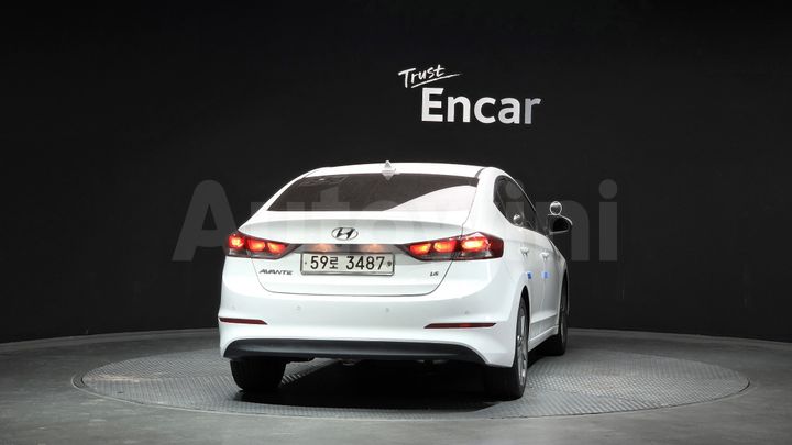 Hyundai Avante 2018 — 4
