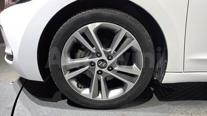 Hyundai Avante 2018 — 5