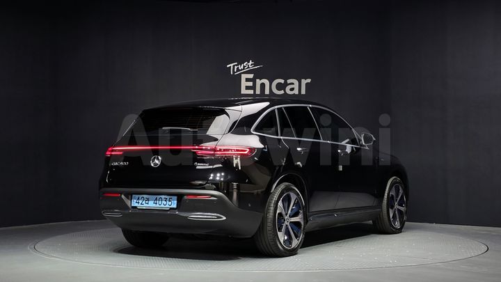 Mercedes Benz EQC 2020 — 2