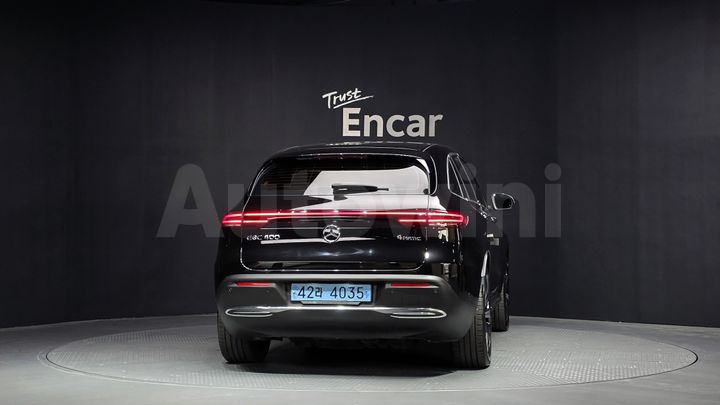 Mercedes Benz EQC 2020 — 4