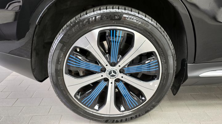 Mercedes Benz EQC 2020 — 5