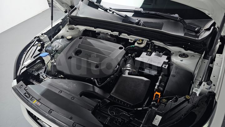 Volvo XC40 2023 — 5