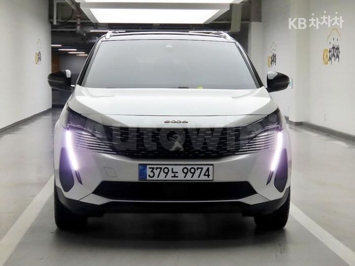 Peugeot 5008 2021 — 2