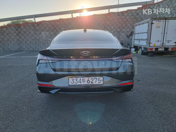 Hyundai Avante 2021 — 3