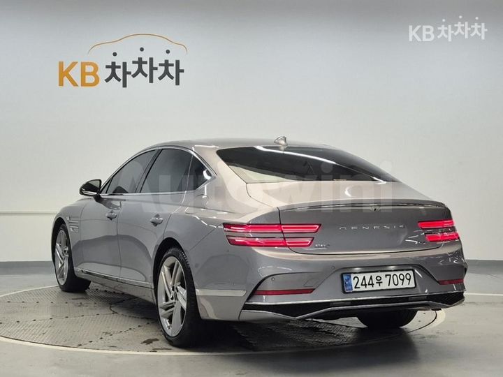 Genesis G80 2025 — 2