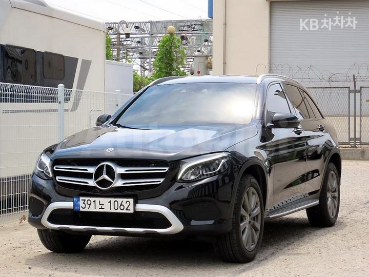 Mercedes Benz GLC Class 2019 — 2