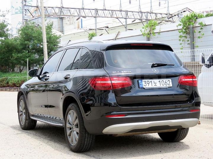 Mercedes Benz GLC Class 2019 — 3