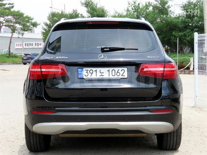 Mercedes Benz GLC Class 2019 — 4